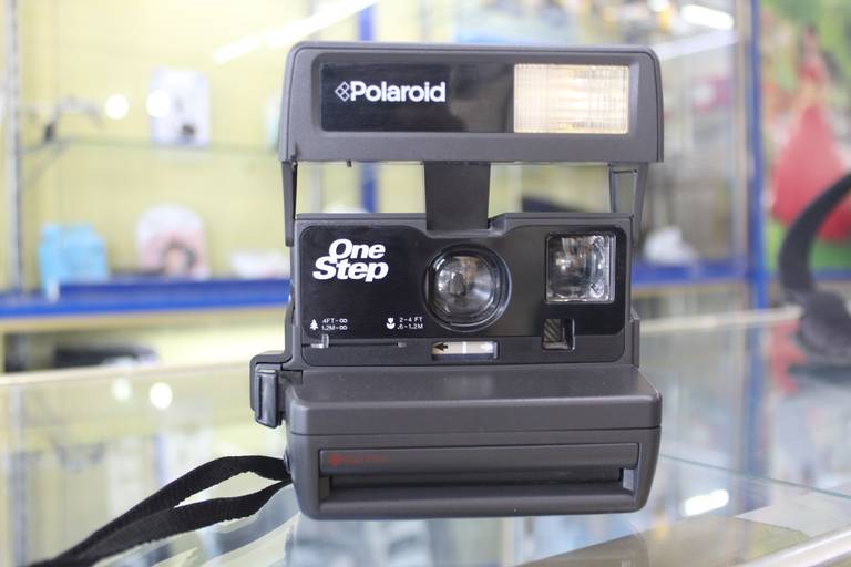 Vuelven las 'Polaroid': el porqué de la fiebre por las cámaras